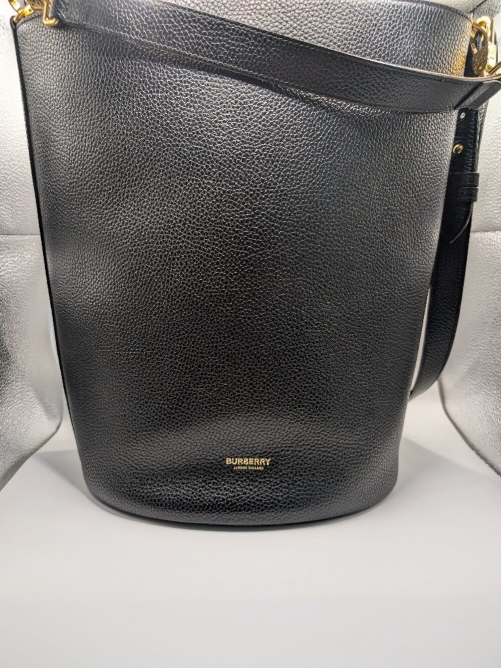 Burberry Medium Grainy Leather Bucket Bag Black Gold Hardware Dual Strap Auth